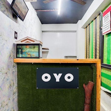 Hotel O Day Night Rooms 수라트 외부 사진