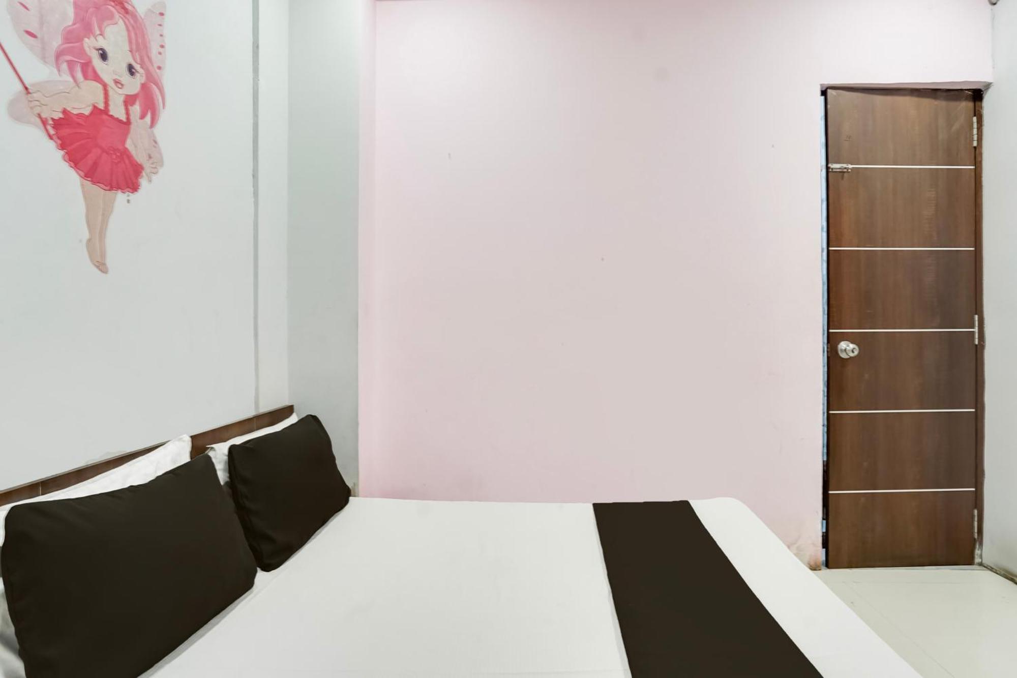 Hotel O Day Night Rooms 수라트 외부 사진